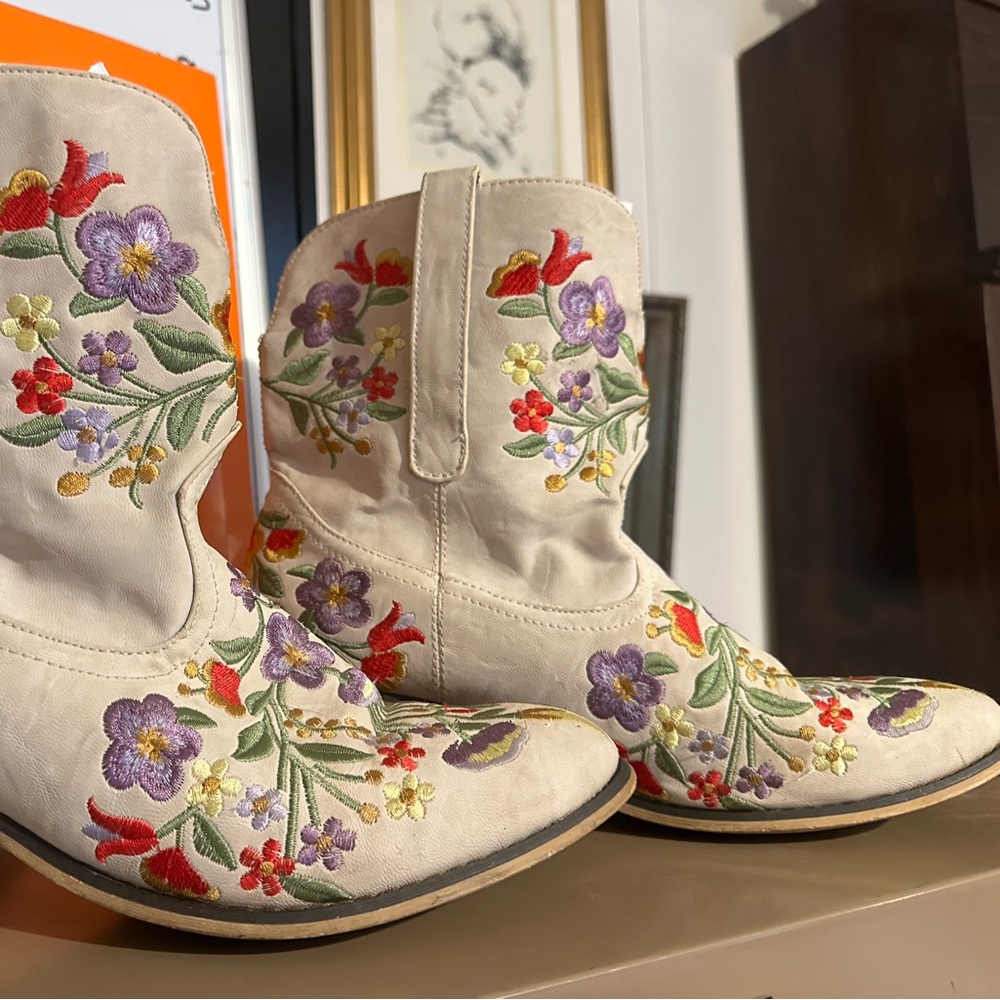 Embroidered Boots, great condition, used, slight scuffing on heel.